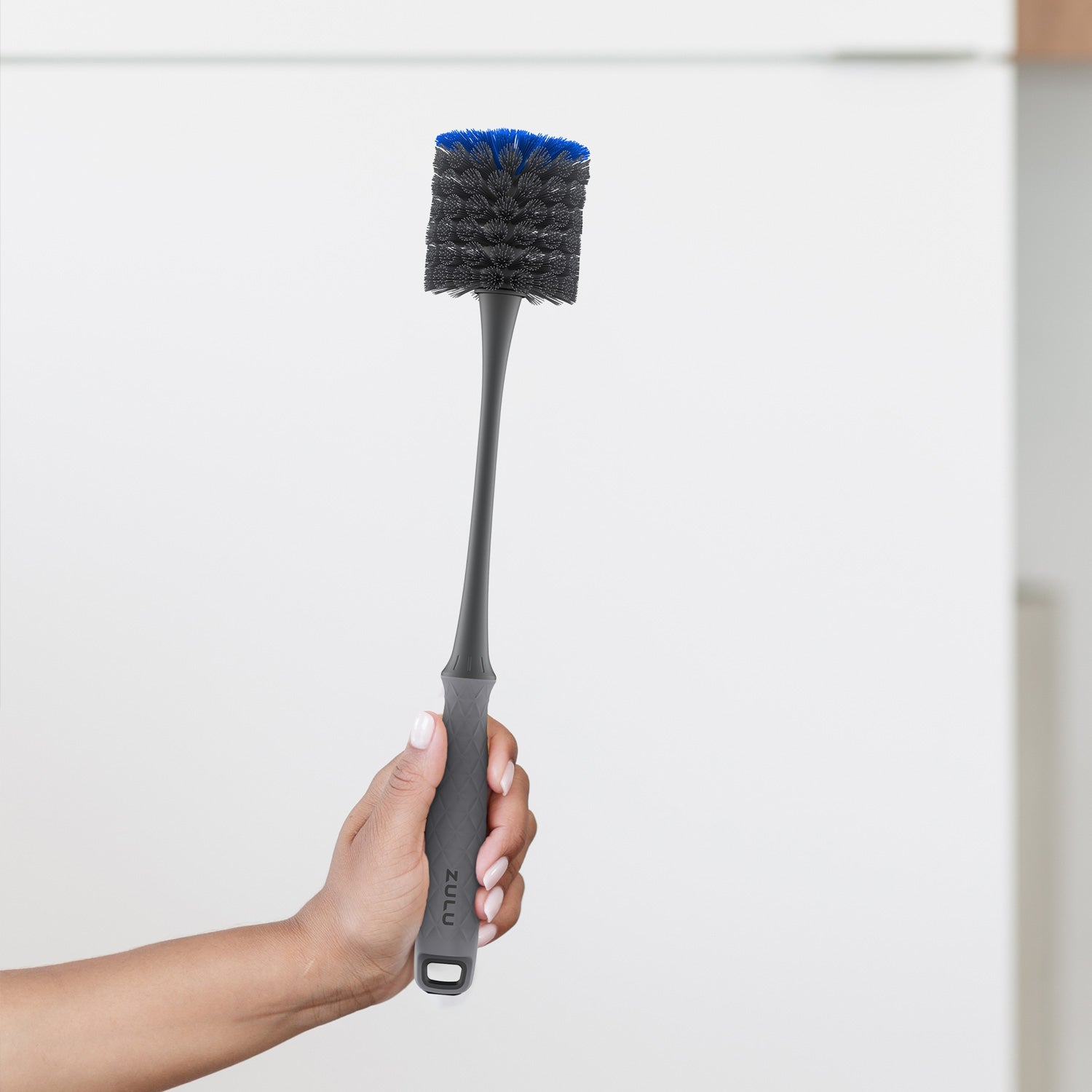 bottle-and-straw-cleaning-brush-set-p2 Zulu_Bottle_Brush_Holding.jpg